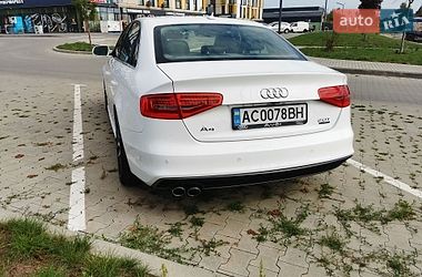 Седан Audi A4 2015 в Луцьку