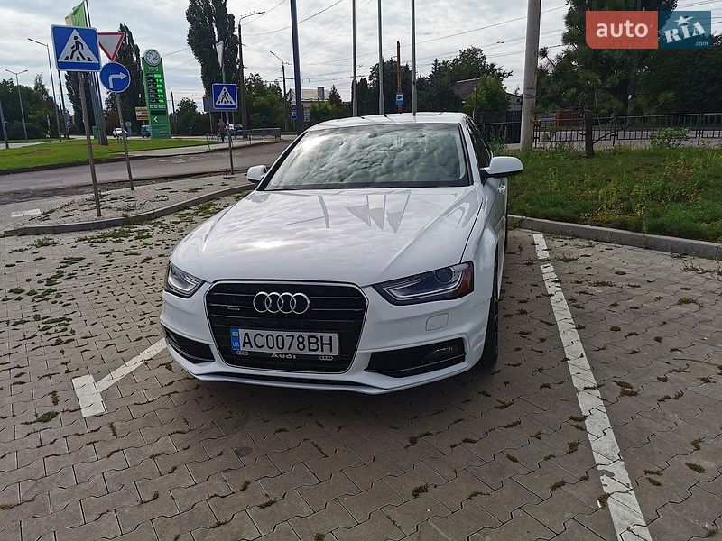 Седан Audi A4 2015 в Луцьку