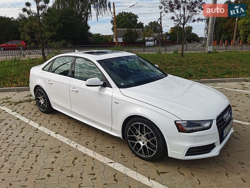 Седан Audi A4 2015 в Луцьку
