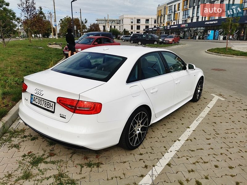 Седан Audi A4 2015 в Луцьку