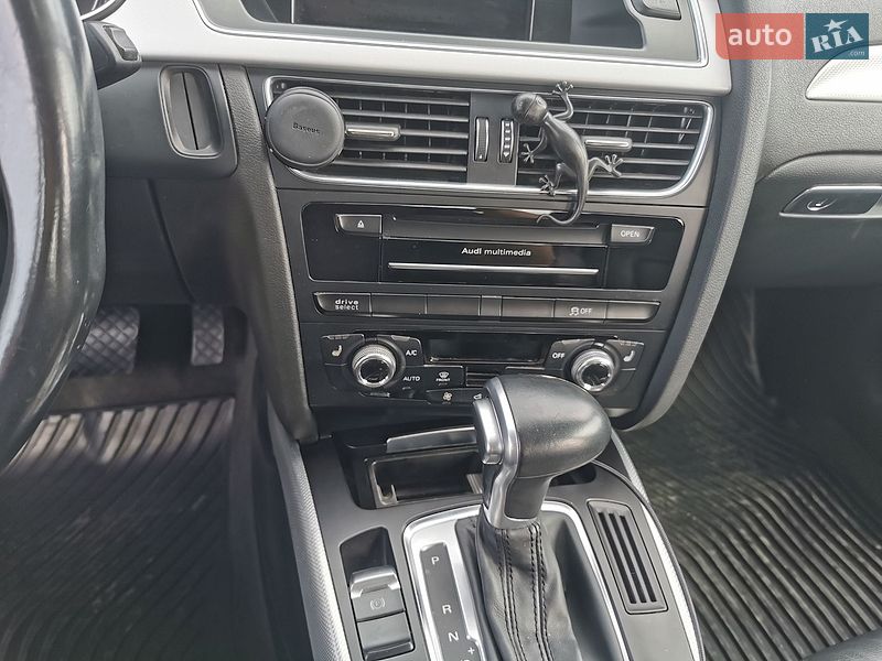 Седан Audi A4 2015 в Луцьку