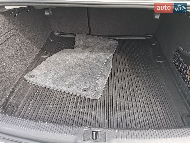 Седан Audi A4 2015 в Луцьку