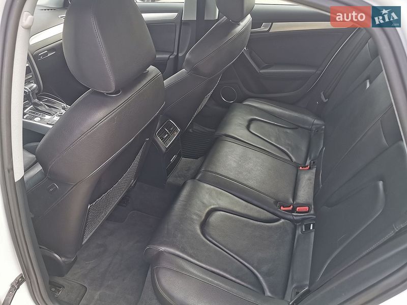 Седан Audi A4 2015 в Луцьку