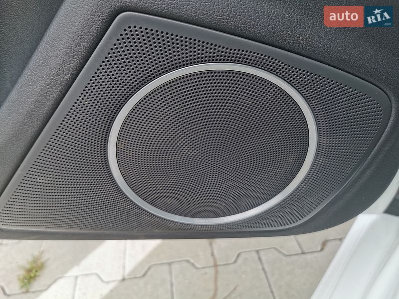 Седан Audi A4 2015 в Луцьку