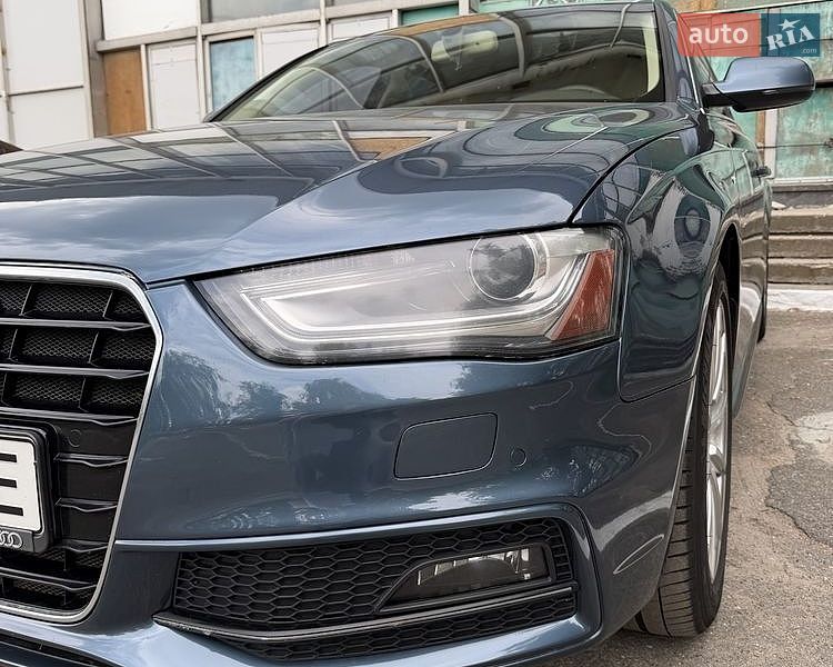 Седан Audi A4 2014 в Ірпені