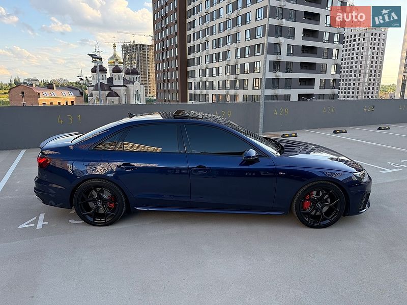 Седан Audi A4 2021 в Києві