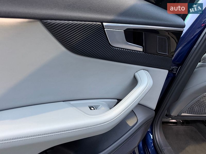 Седан Audi A4 2021 в Києві
