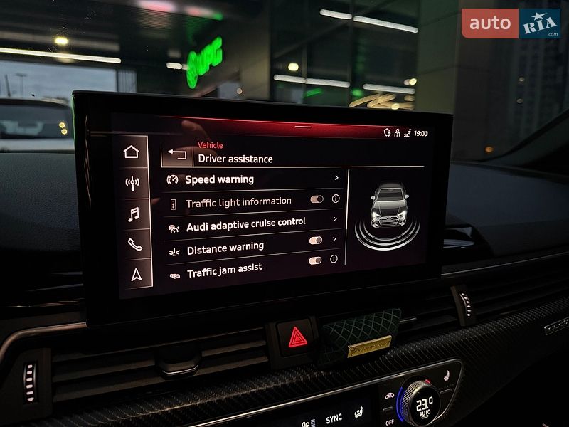 Седан Audi A4 2021 в Києві