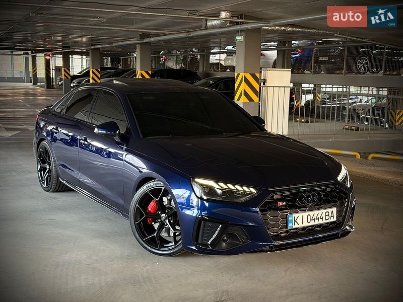 Седан Audi A4 2021 в Києві