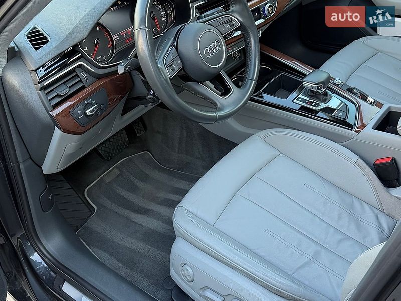 Седан Audi A4 2020 в Львові