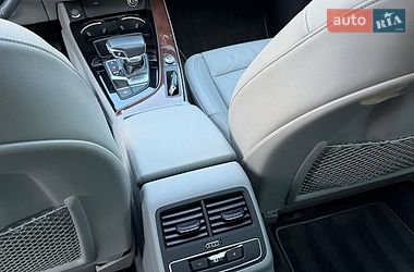 Седан Audi A4 2020 в Львові