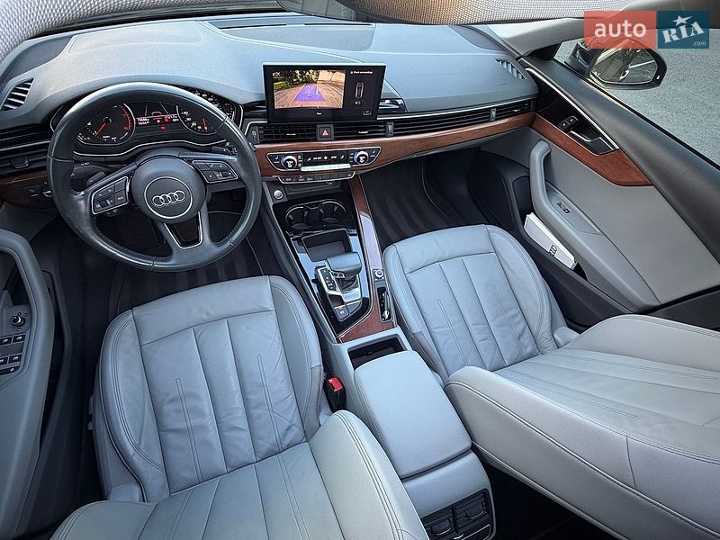 Седан Audi A4 2020 в Львові