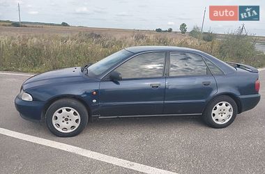 Седан Audi A4 1996 в Городку