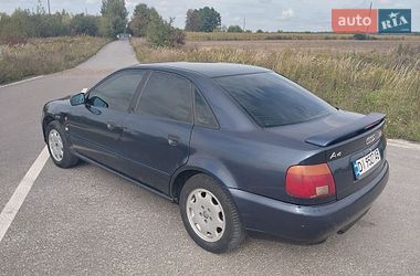 Седан Audi A4 1996 в Городку