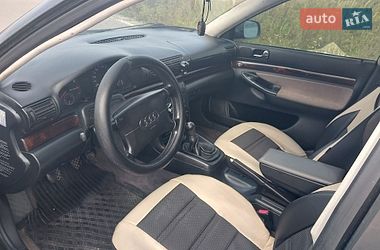 Седан Audi A4 1996 в Городку