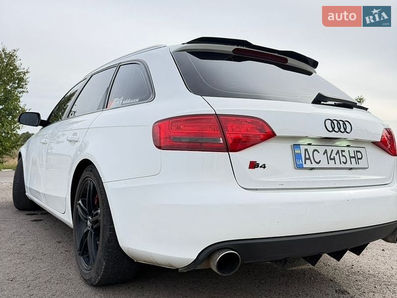 Универсал Audi A4 2010 в Нововолынске