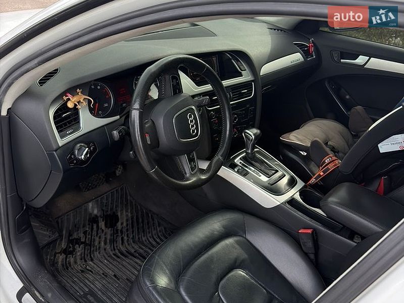 Универсал Audi A4 2010 в Нововолынске