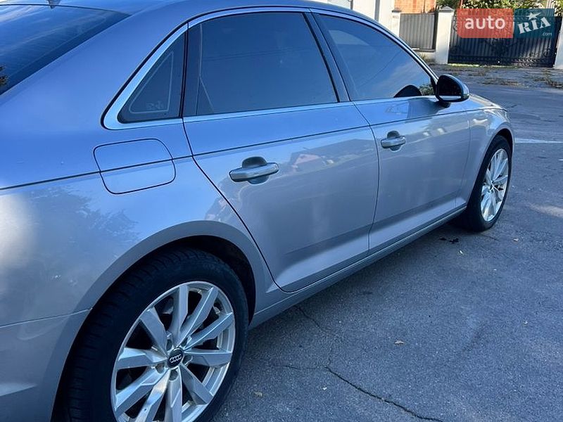 Седан Audi A4 2016 в Виннице
