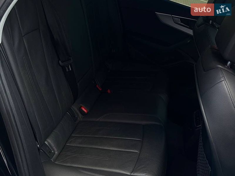 Седан Audi A4 2017 в Киеве