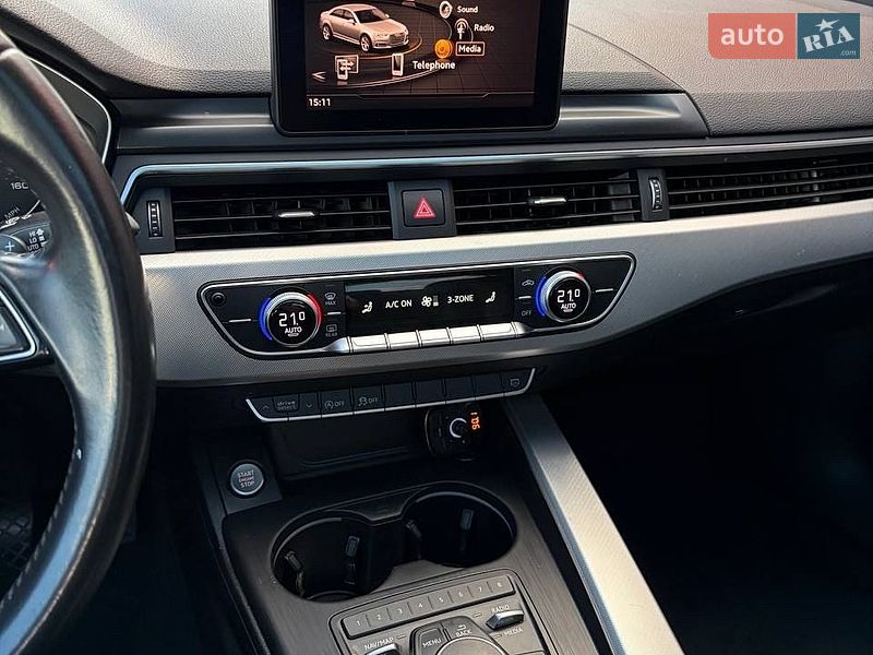 Седан Audi A4 2017 в Киеве