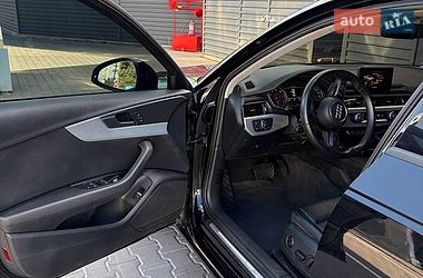 Седан Audi A4 2017 в Киеве