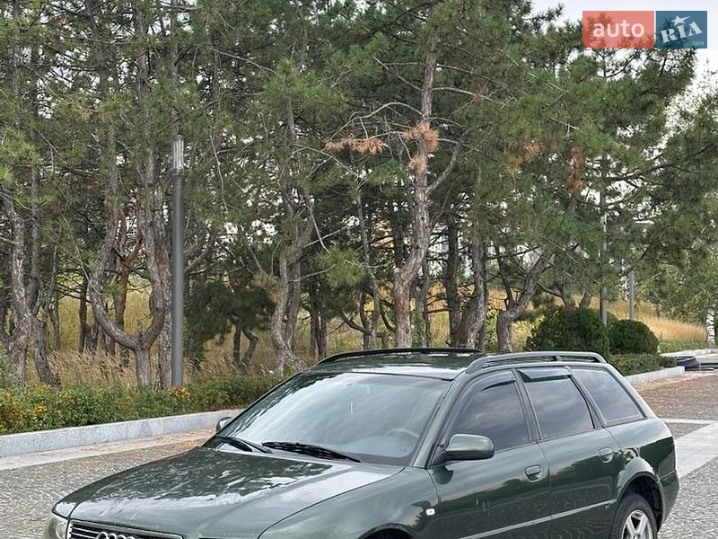 Універсал Audi A4 2000 в Дніпрі