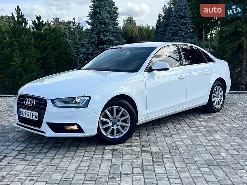 Седан Audi A4 2012 в Софиевской Борщаговке