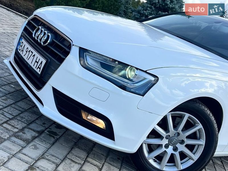 Седан Audi A4 2012 в Софиевской Борщаговке