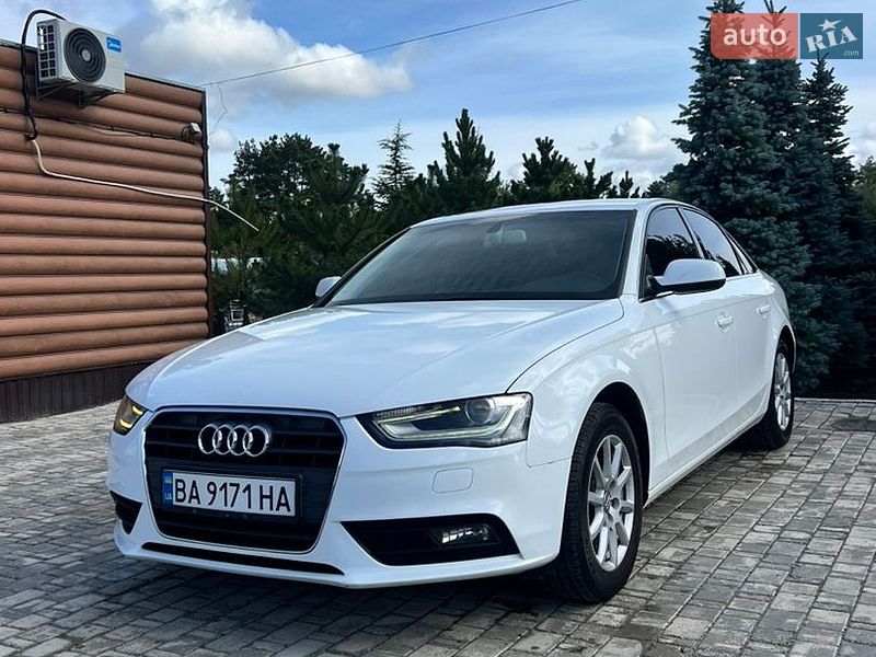 Седан Audi A4 2012 в Софиевской Борщаговке