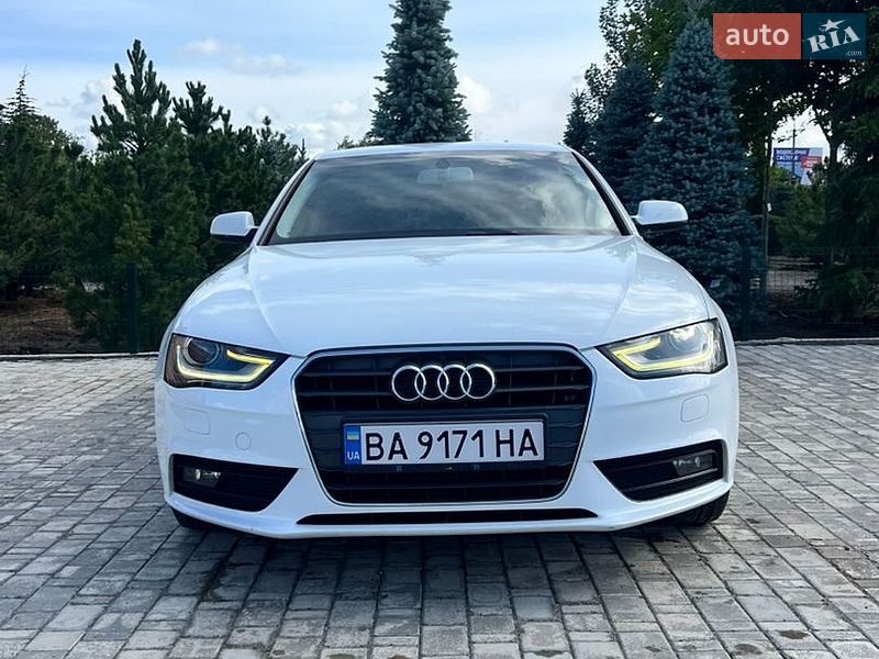 Седан Audi A4 2012 в Софиевской Борщаговке