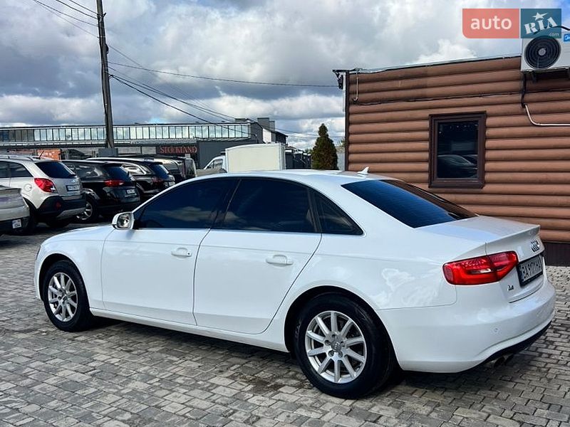 Седан Audi A4 2012 в Софиевской Борщаговке