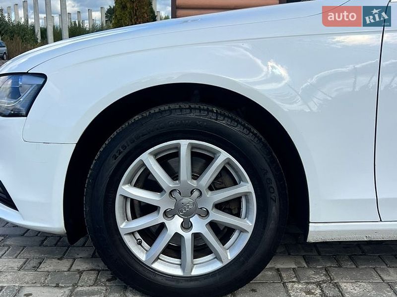 Седан Audi A4 2012 в Софиевской Борщаговке