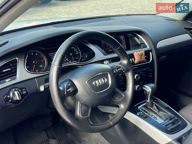 Седан Audi A4 2012 в Софиевской Борщаговке