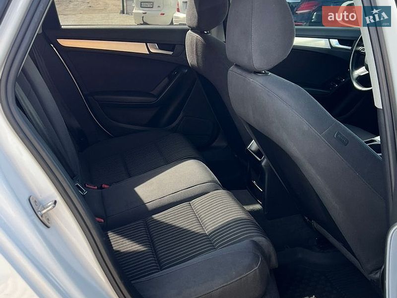 Седан Audi A4 2012 в Софиевской Борщаговке