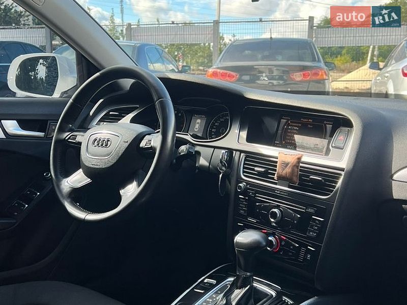 Седан Audi A4 2012 в Софиевской Борщаговке