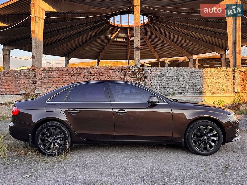 Седан Audi A4 2012 в Вінниці