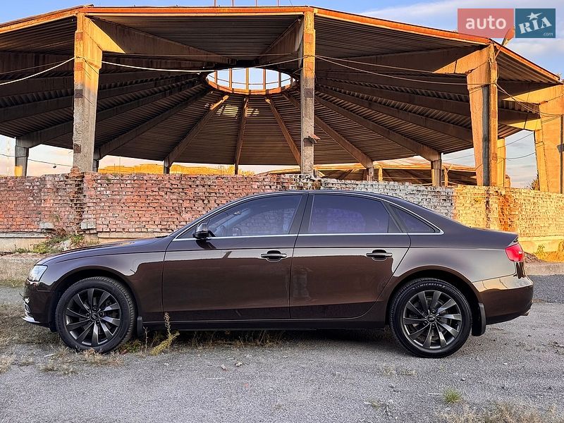 Седан Audi A4 2012 в Вінниці