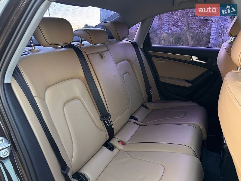 Седан Audi A4 2012 в Вінниці