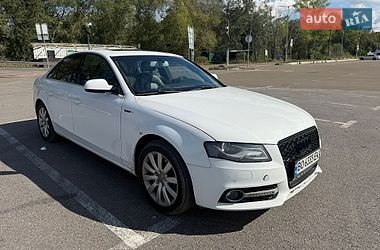 Седан Audi A4 2011 в Києві