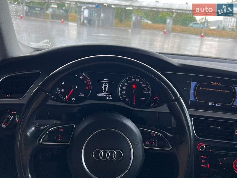 Седан Audi A4 2014 в Києві