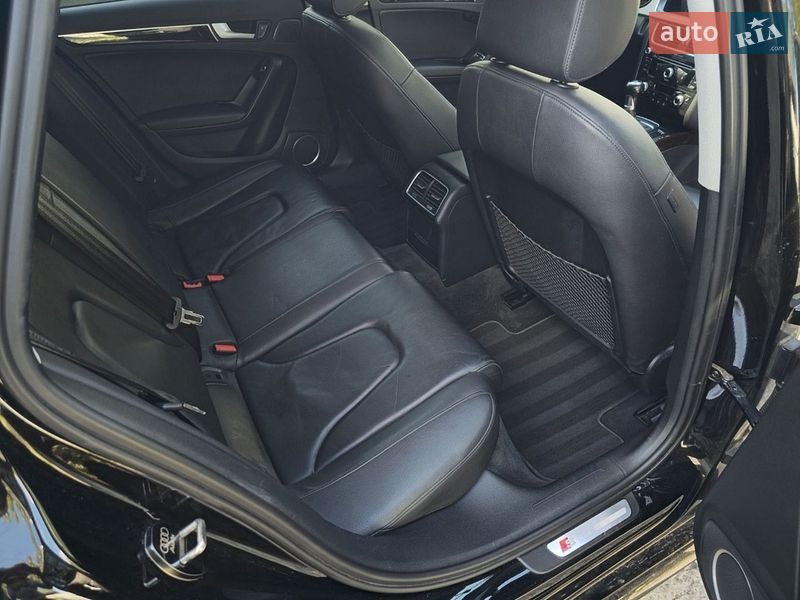 Седан Audi A4 2014 в Києві