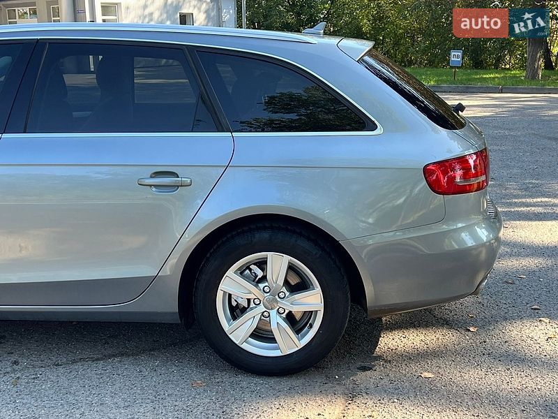 Универсал Audi A4 2009 в Кицмани