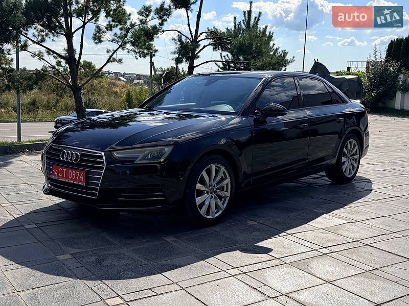 Седан Audi A4 2015 в Львове