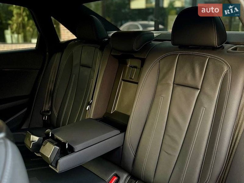 Седан Audi A4 2020 в Львове