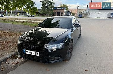 Седан Audi A4 2012 в Виноградові