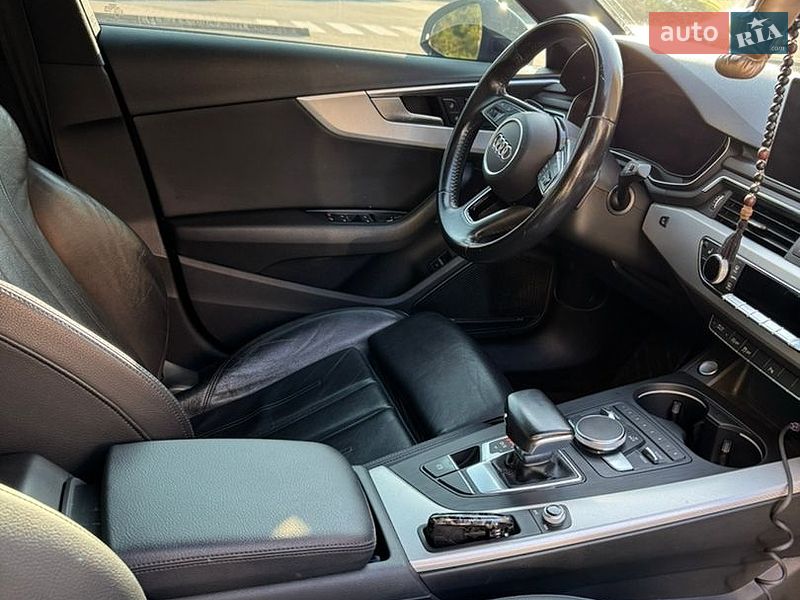 Седан Audi A4 2016 в Бучі