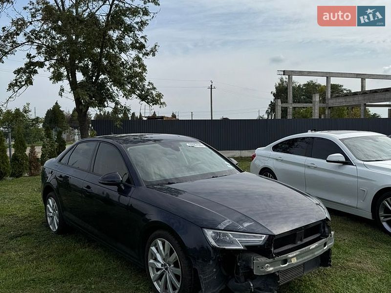 Седан Audi A4 2016 в Львове