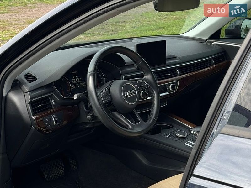 Седан Audi A4 2016 в Львове