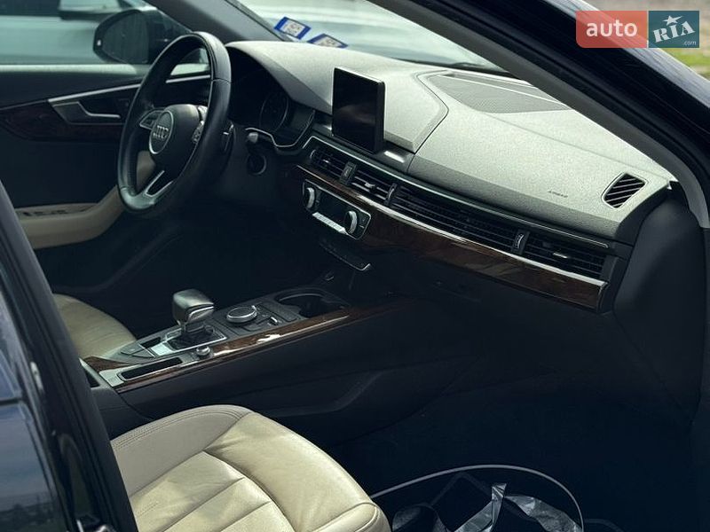 Седан Audi A4 2016 в Львове