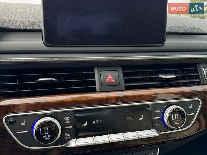 Седан Audi A4 2016 в Львове
